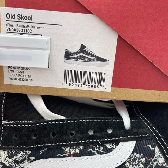 Vans Men’s Old Skool (Flash Skulls)Multi/True White Sneakers
VN0A38G118C - Picture 16 of 16